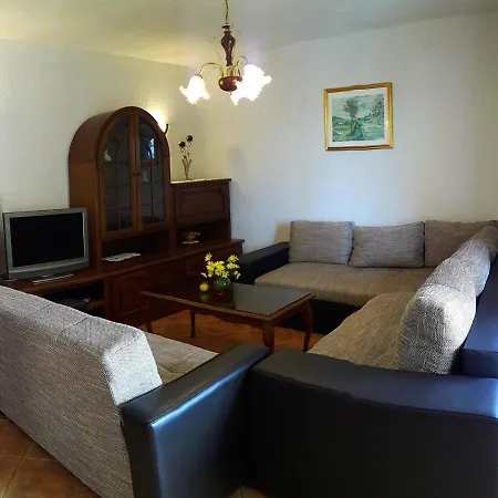 Stella Apartment *